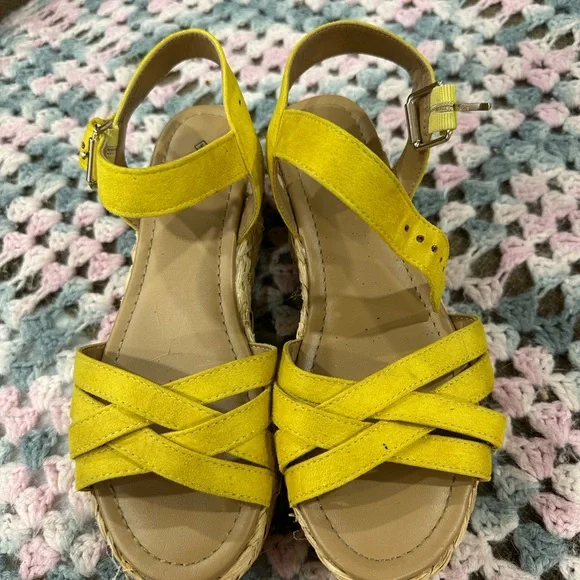 Heels - Picture 3 of 7